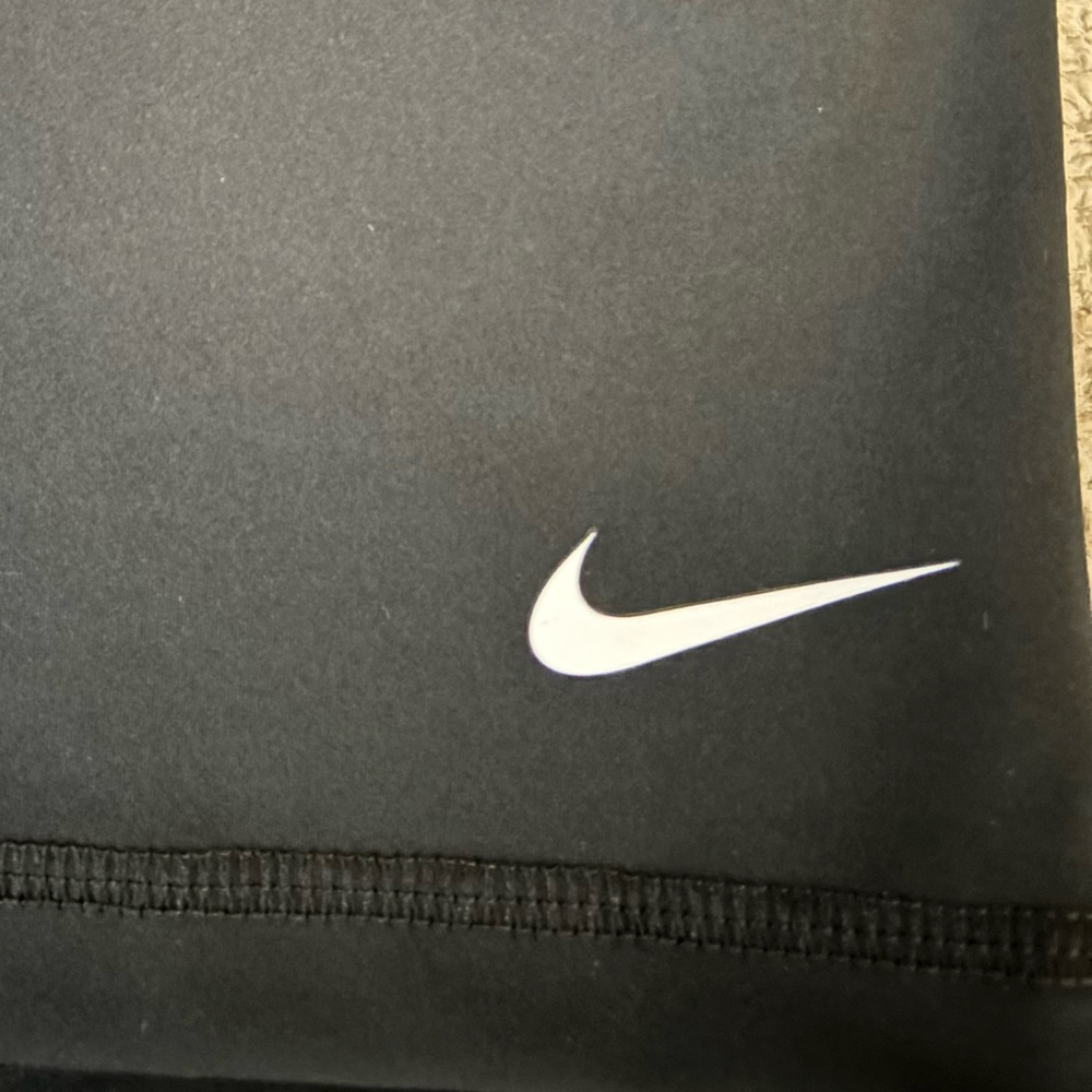 Pro Nike Shorts Mid Rise - Picture 3 of 4